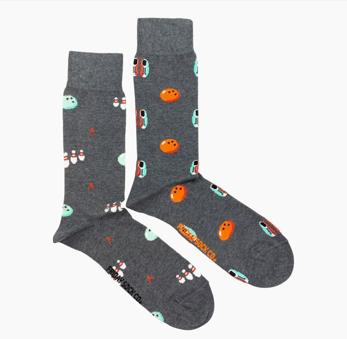MEN’S FRIDAY TRAVEL ANIMALS, HOBBIES & MORE MISMATCHED SOCKS